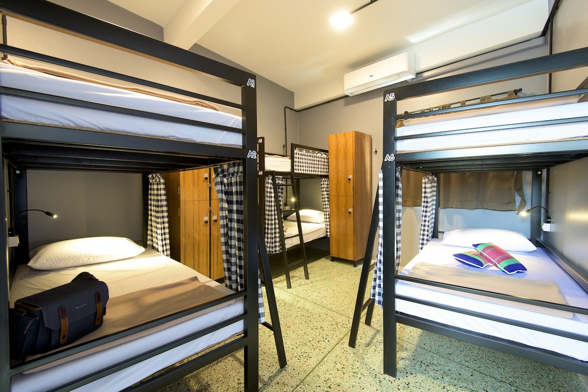 Private Whole House- for Big Group next to MRT! gallery image 4