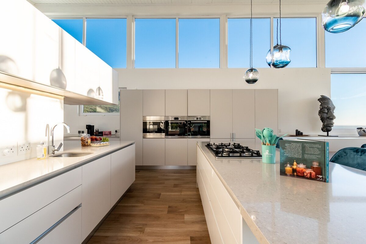 Epitome of luxury living in an exquisite penthouse gallery image 5