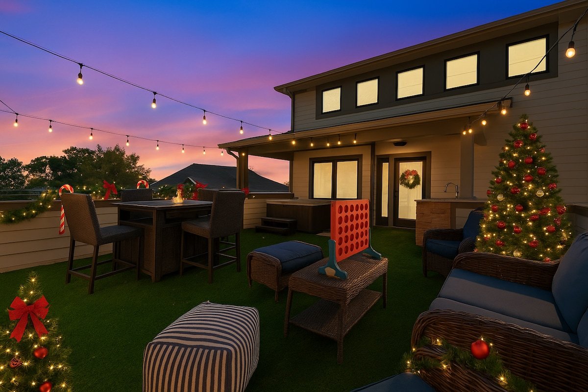 Luxury 4BR w/ Rooftop, Hot Tub, 4 Mins to Broadway gallery image 2