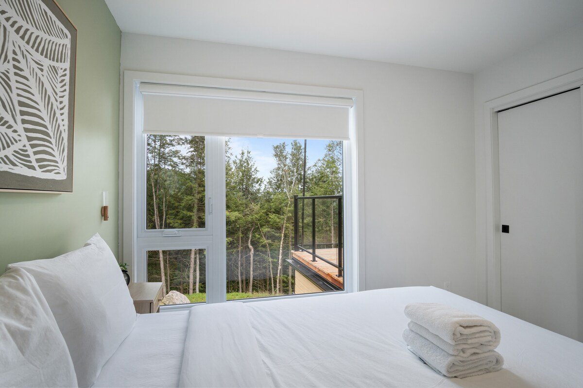 Modern Luxury Chalet near Tremblant + Private Spa gallery image 4