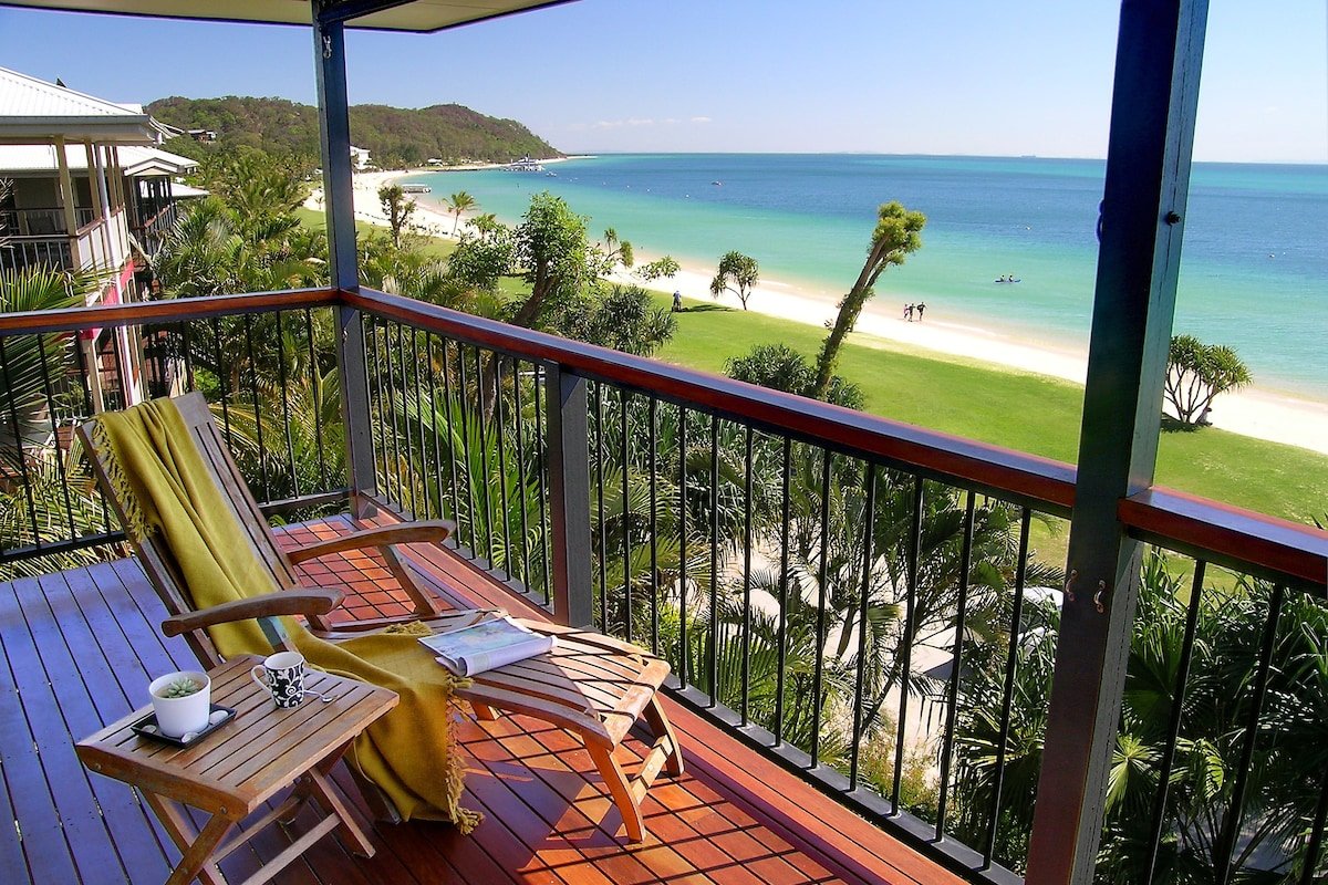 Beautiful family beachfront island home gallery image 2