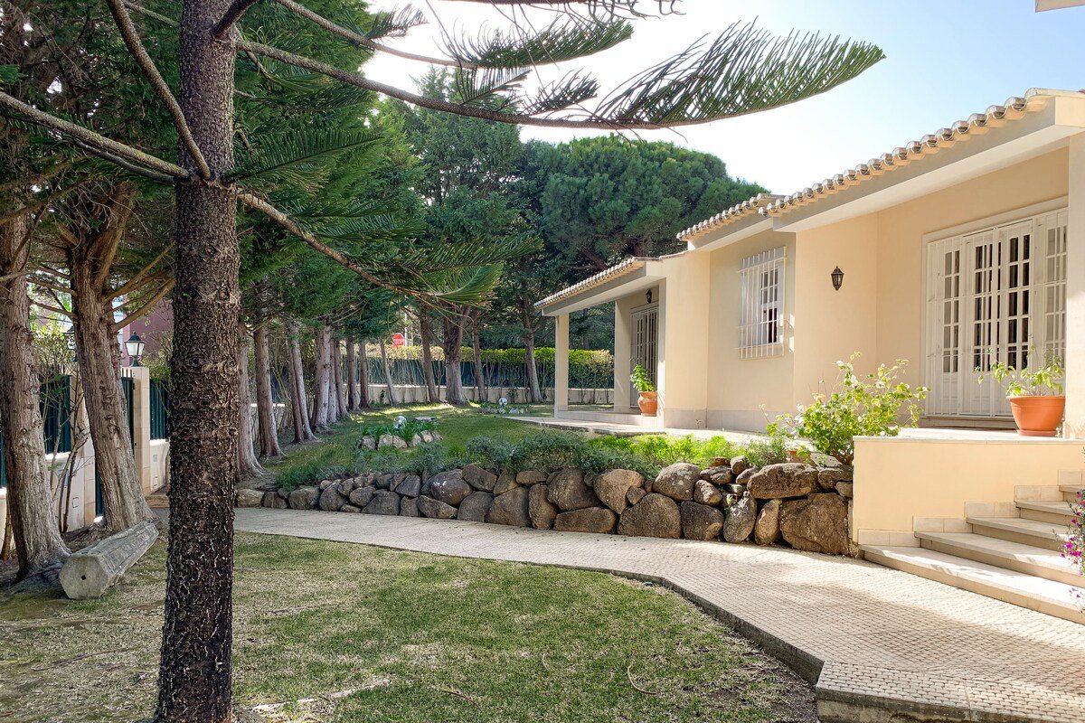 Charming Villa 4 Suites with private Pool & Garden gallery image 5