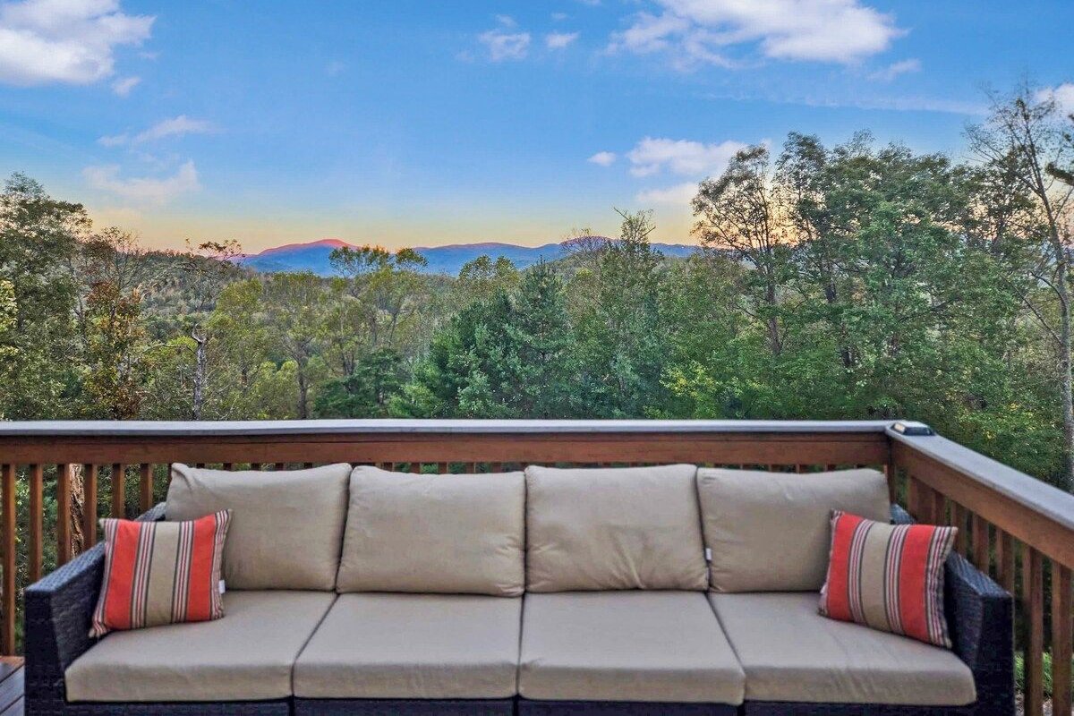 New! Relax at Blue Ridge Dream in Asheville gallery image 4