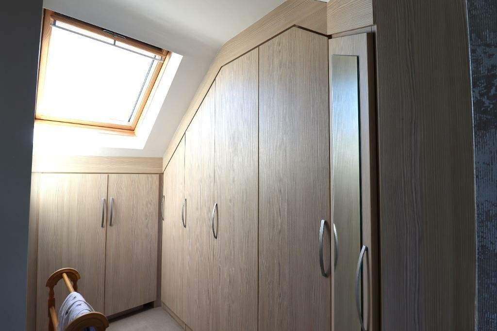 Entire 4-Bedroom Home in Hale gallery image 3