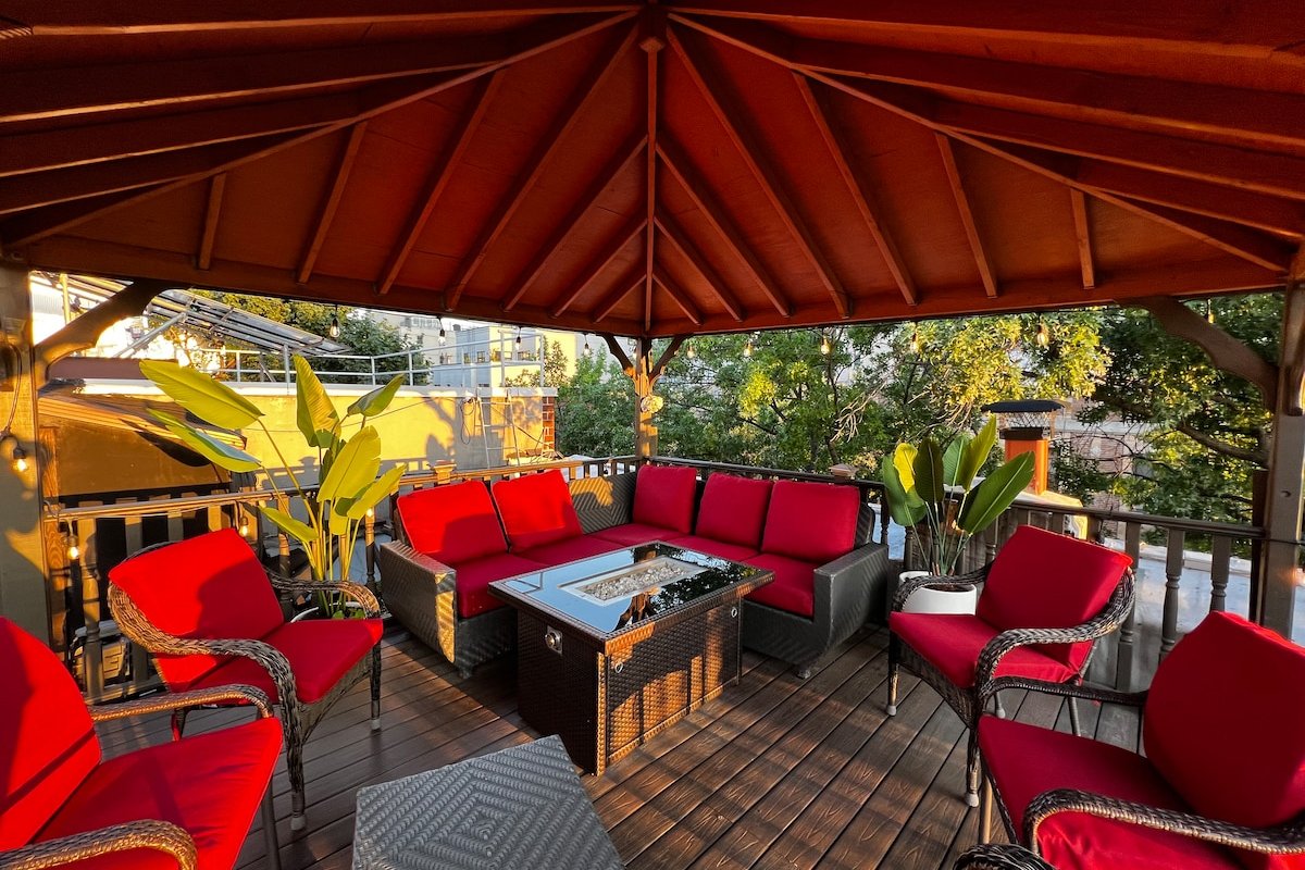 Private two bdrm w/ Rooftop Prime Park Slope gallery image 5