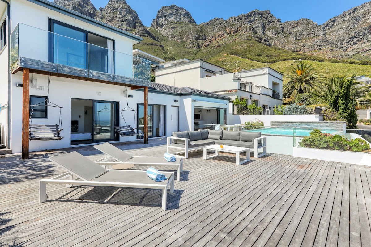 Ty Gwyn Camps Bay – Luxury Villa with pool & views gallery image 3