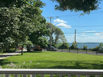 Craftsman style waterfront retreat near Airport/DT