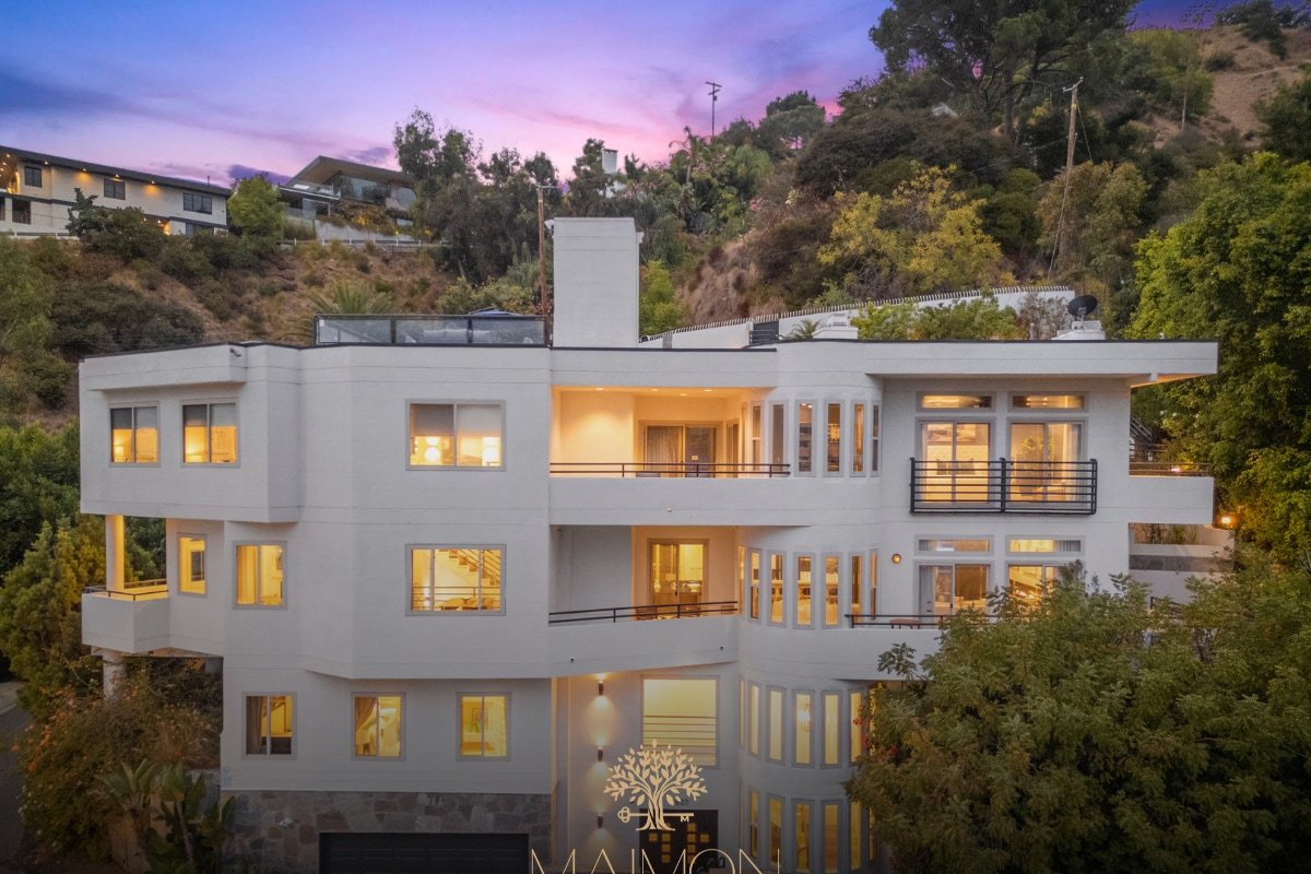 Mediterranean Elegance: LA Views & Luxury Awaits gallery image 2