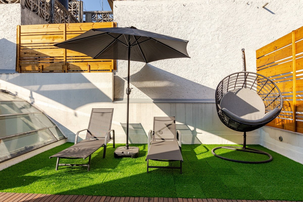 Modern Spacious & Remodeled Home + 2 Patios + AC gallery image 4