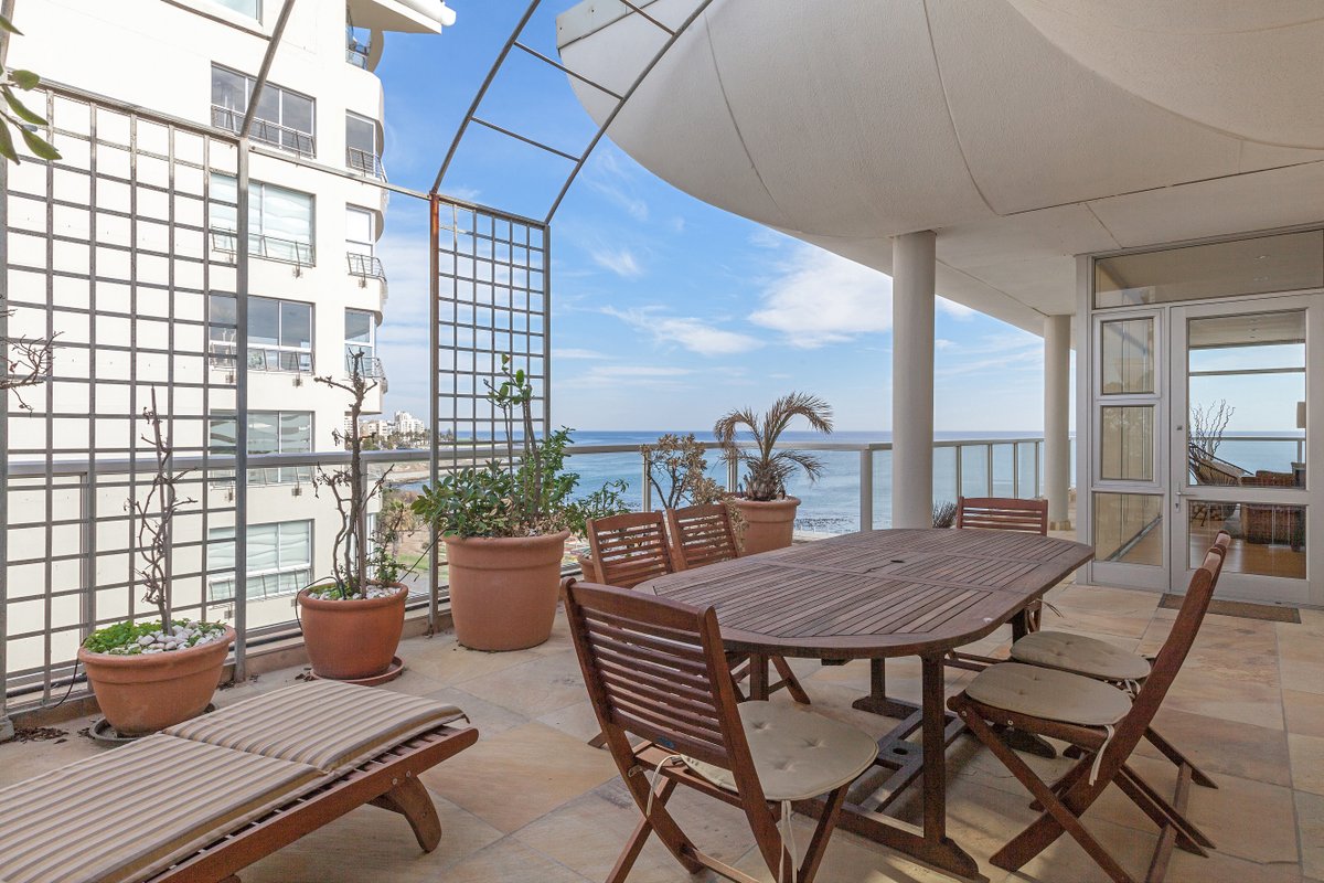 Spectacular Views ~ Penthouse Apt. *Backup Power*