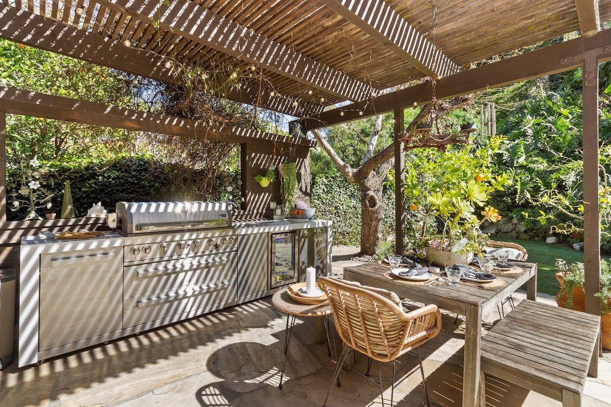 Charming Beverly Hills Oasis gallery image 4