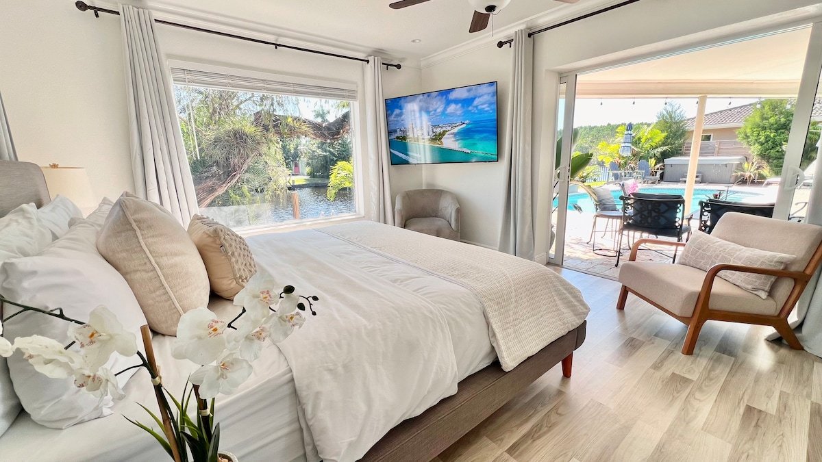 Tropical Paradise LUXEWaterfrontHeatdPoolSpaKayaks gallery image 2