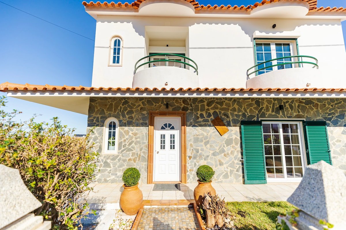 Casa Brincosa Ericeira – Spacious 3 bedroom villa gallery image 4