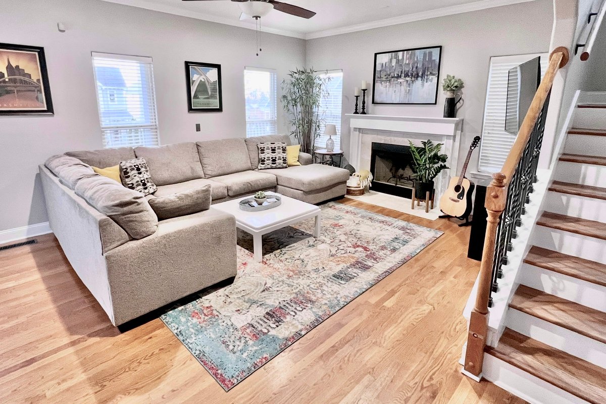 Nashville’s #1 View • Minutes to Broadway