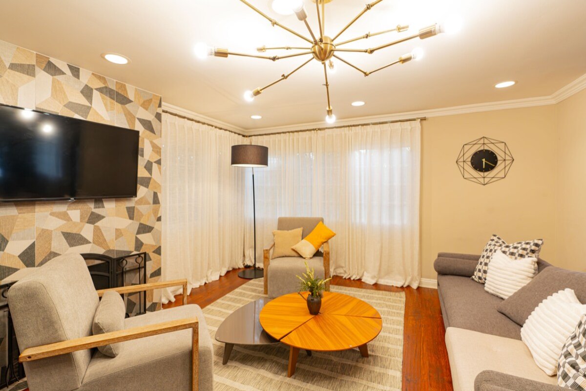 Monthly Stay w King Size – 4 Bedrooms gallery image 3