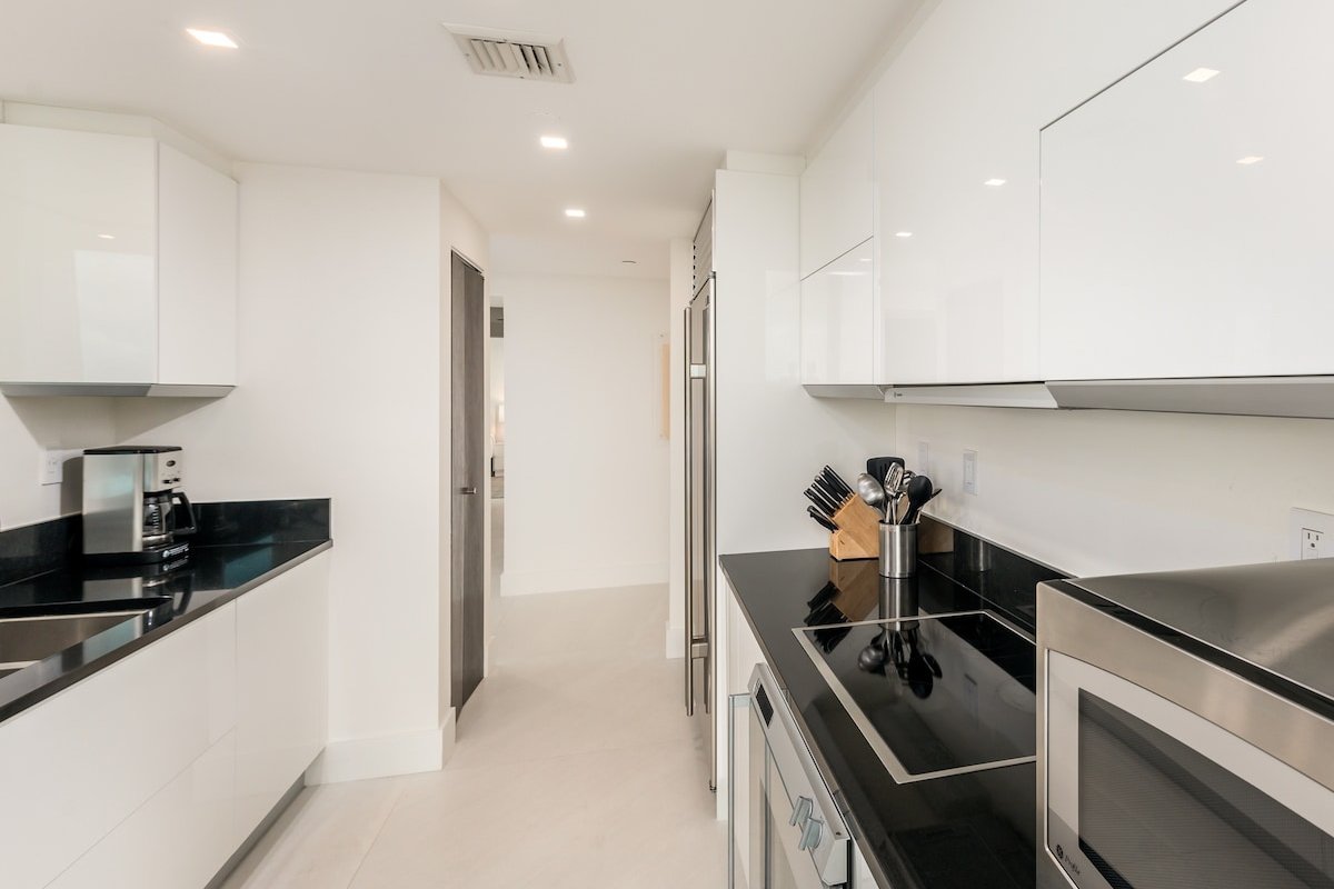 Oceanview Private Condo at The Setai -190102 gallery image 3