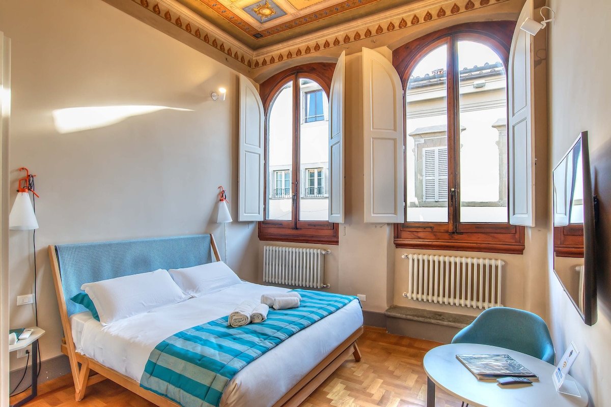 Palazzo Gherardi apartment in historic residence gallery image 2
