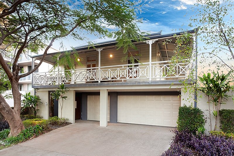 Lambert House, City Luxury, Sleeps 16 gallery image 3