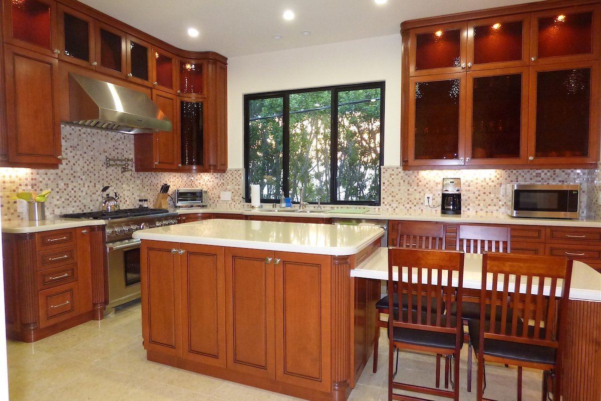 Luxury Penthouse In Century City gallery image 4