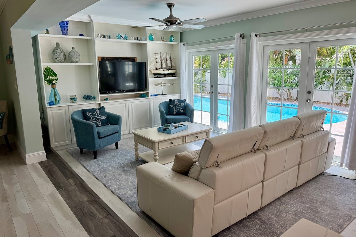 Coastal Style Pool House near the Beach gallery image 2