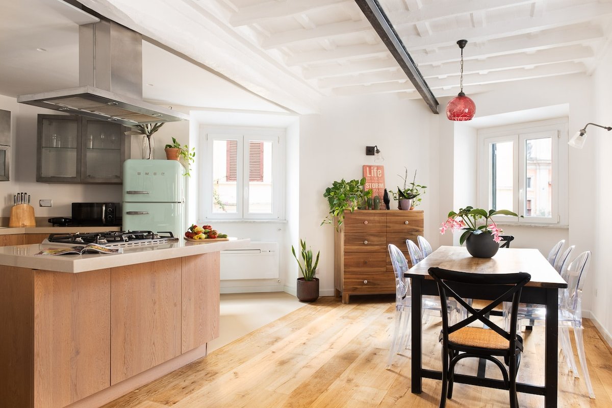 Idyllia | Cozy central retreat gallery image 2