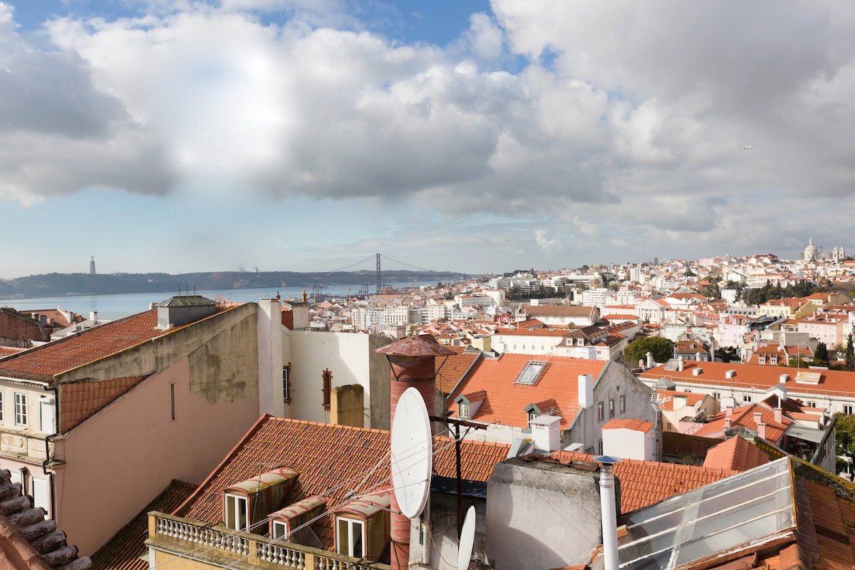 MY LX FLAT Bairro Alto Design Panoramic View gallery image 2