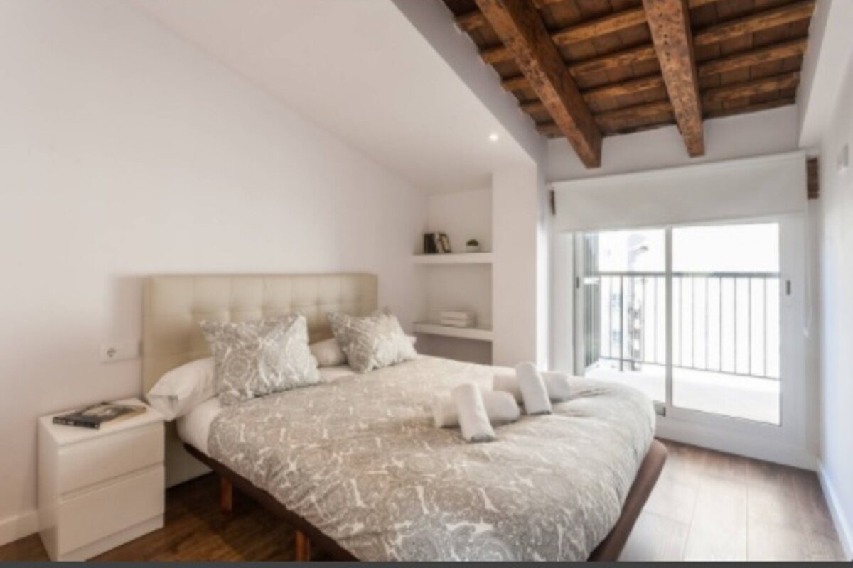 CENTER-2BR, 2BA-ATTIC-TERRACE,VIEW, WI-FI, A/C gallery image 2