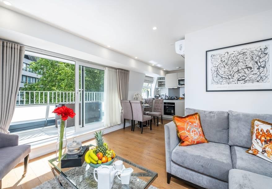 Stylist 2 bedroom Penthouse in South Kensington.
