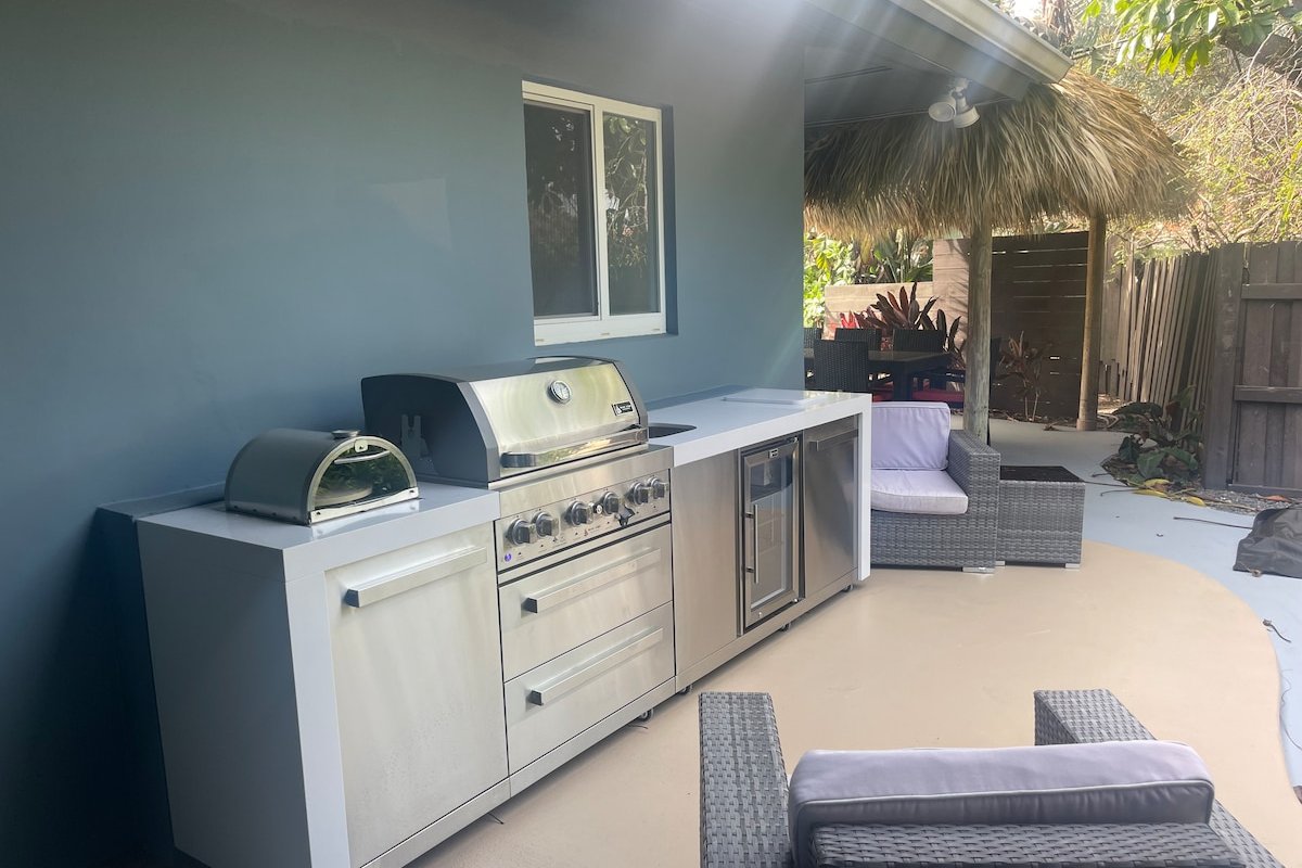 4BR Heated Pool Home w/ Tiki Hut! gallery image 4