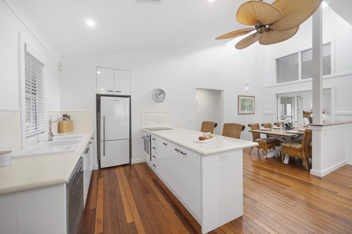 “The Riverhouse” Grand Villa gallery image 4