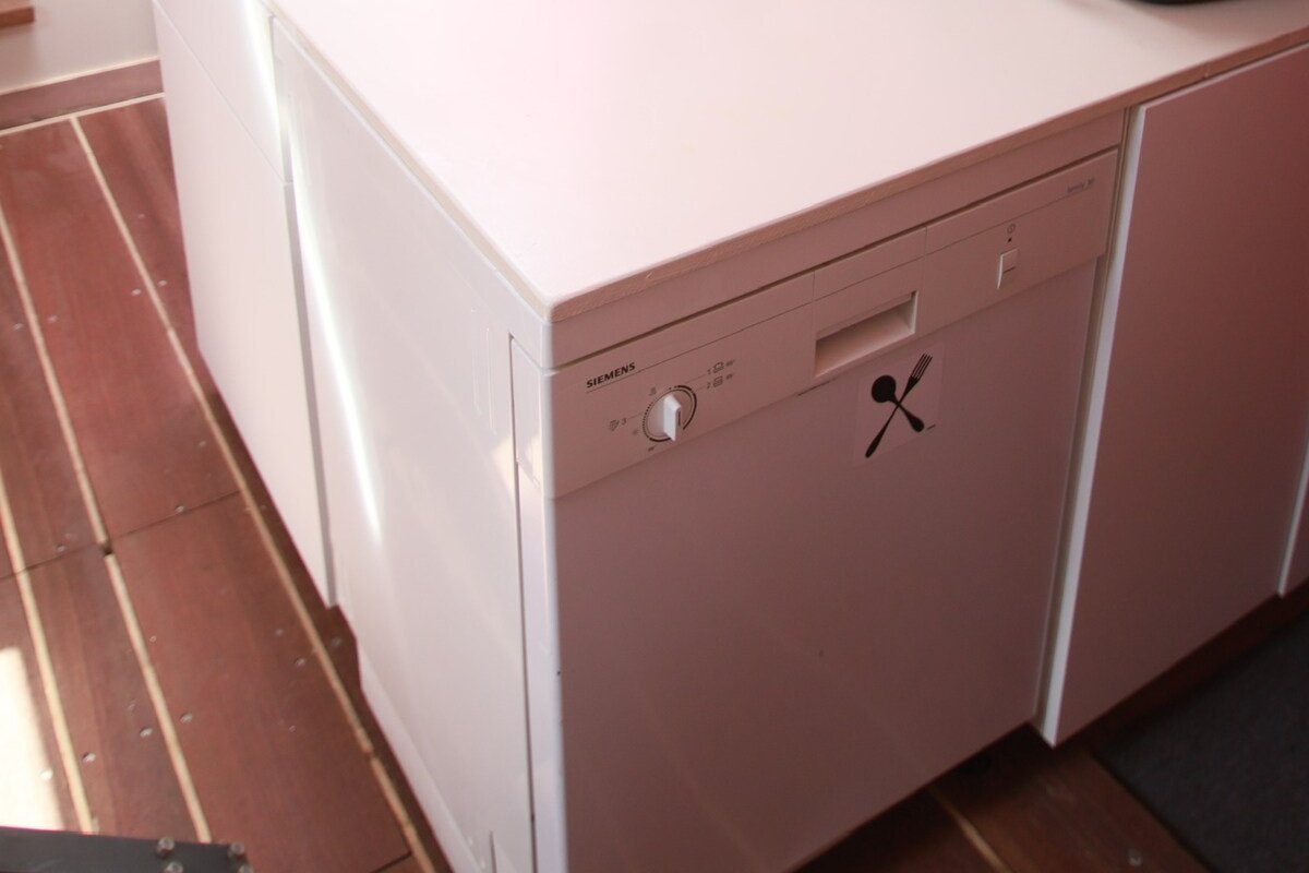 Boathouse Baloo 4-8p @bocoliving Rotterdam Marina gallery image 4