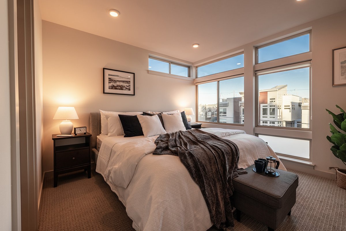 Lake Union Lookout | 3BR Townhome + Rooftop Views