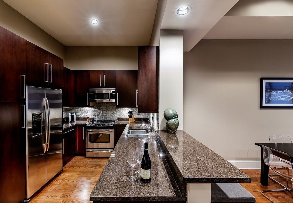 4 Bedroom Across from Wrigley Field Legend Suite gallery image 3