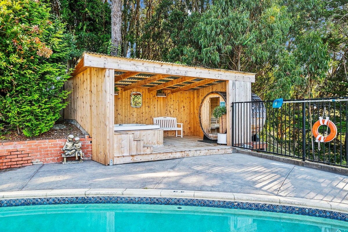 Serene Private Villa Pool Hot Tub & Sauna gallery image 2