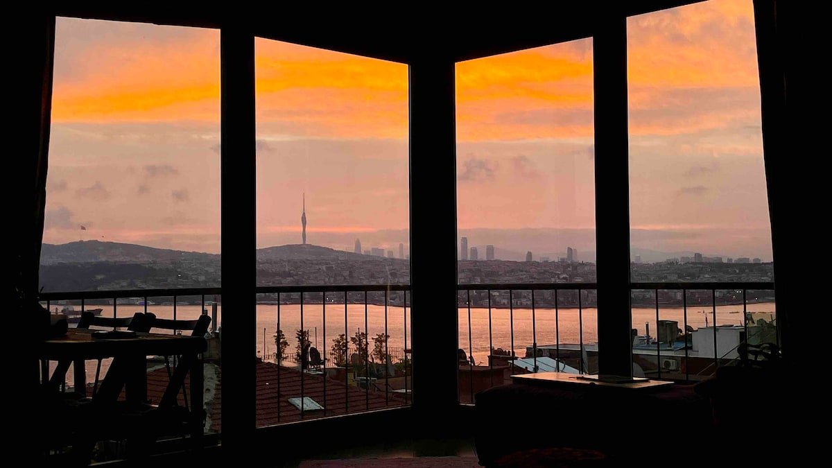 Sunrise! Panoramic Loft 🖤 Terrace BBQ gallery image 4