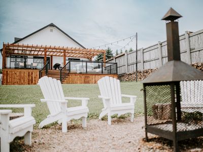 Oakes House+waterfront+games room+hot tub+ firepit