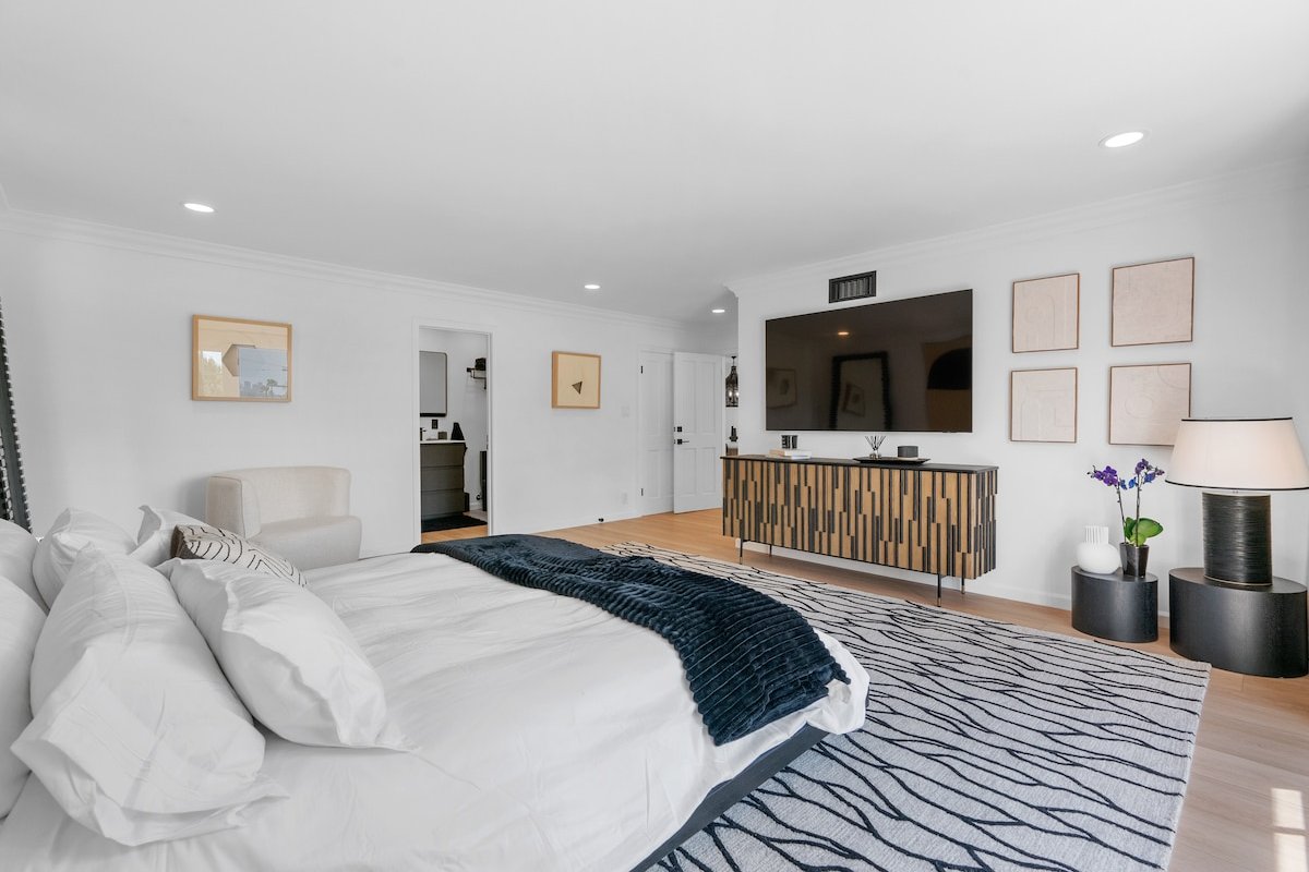 The Hilldale – Luxury Villa gallery image 4