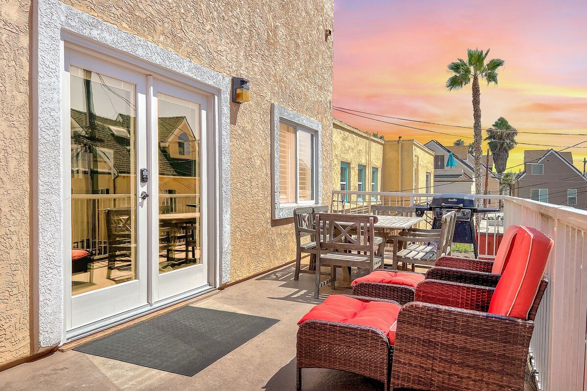 Huge 6/Bed 6/Bath Steps From the Beach gallery image 5