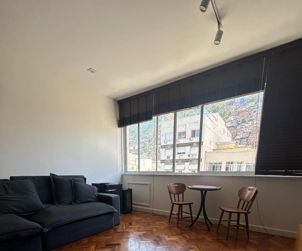 3 qts, 110 mts. Próx metrô, praia Copa e Ipa. Vaga gallery image 3