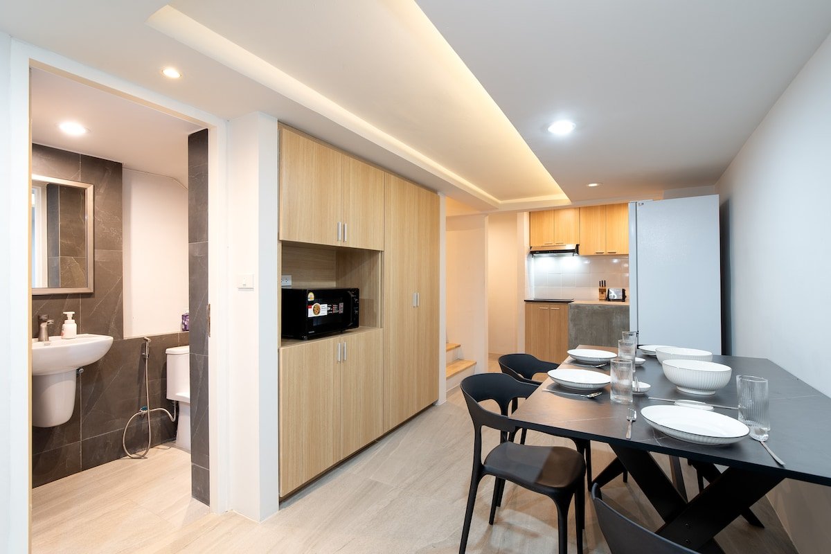 Townhouse in Pratunam Bangkok 100m from 7/11 gallery image 4