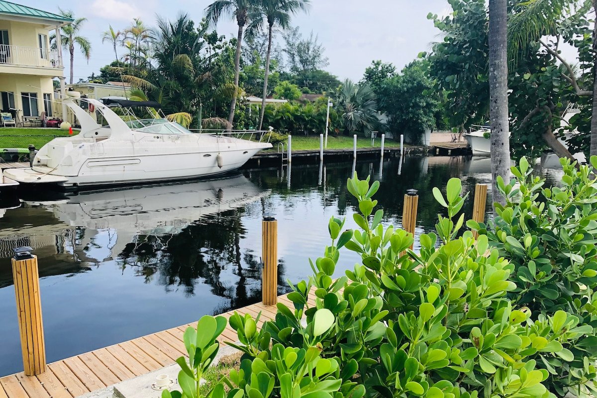 Close to Hard Rock Casino with water access gallery image 2