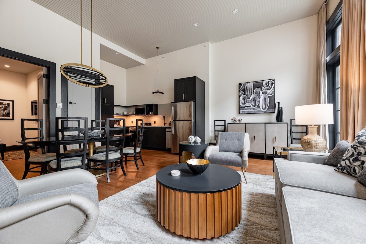 3BR Unit + Patio in French Quarter | Mayfair Hotel gallery image 4