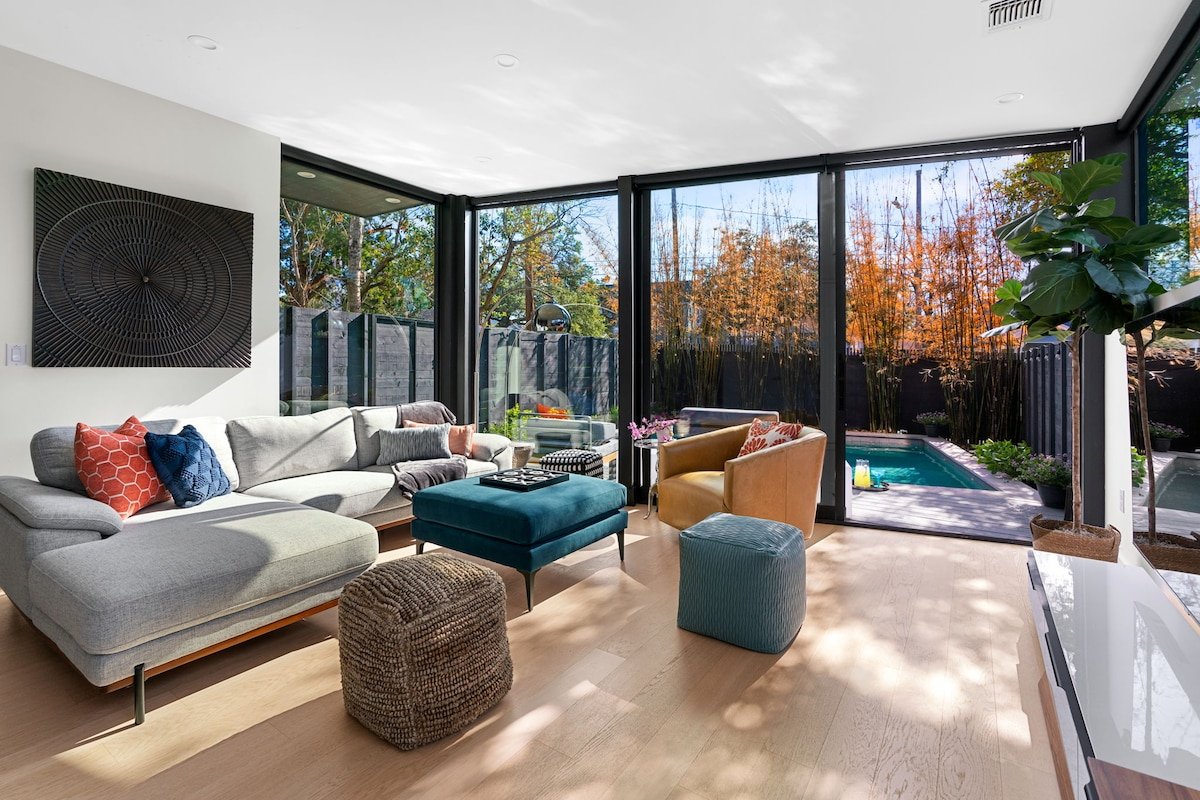 Modern, Heated Pool, Chef Kitchen, Skyline Deck