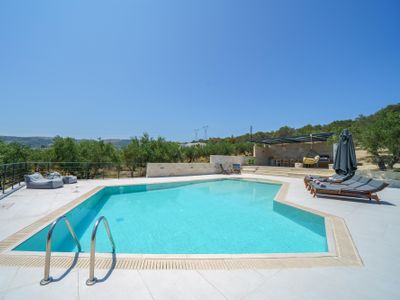 Lefkothea Villas, Ideal for Groups, Near the Beach