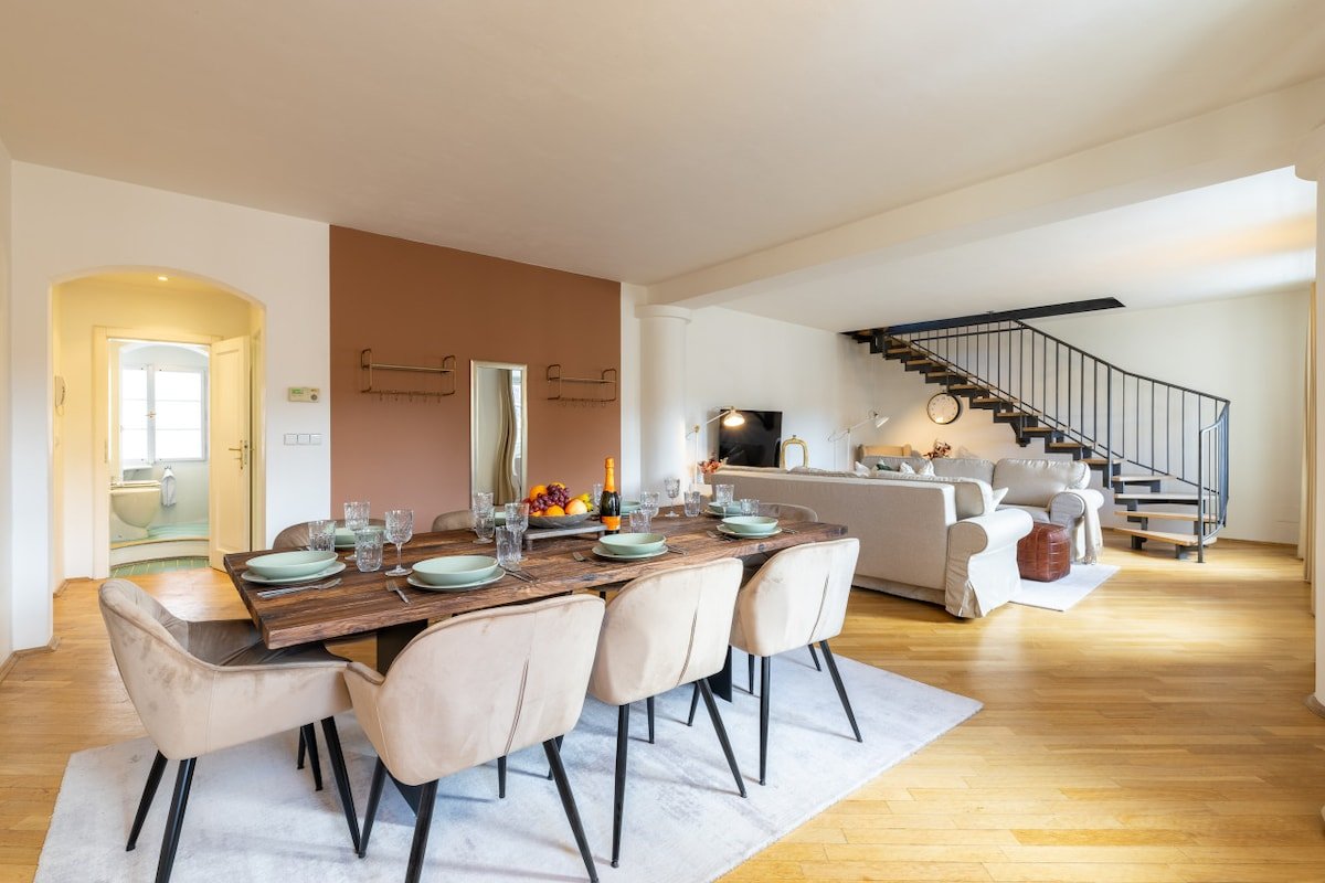 5-bedroom luxury retreat by Charles Bridge gallery image 3