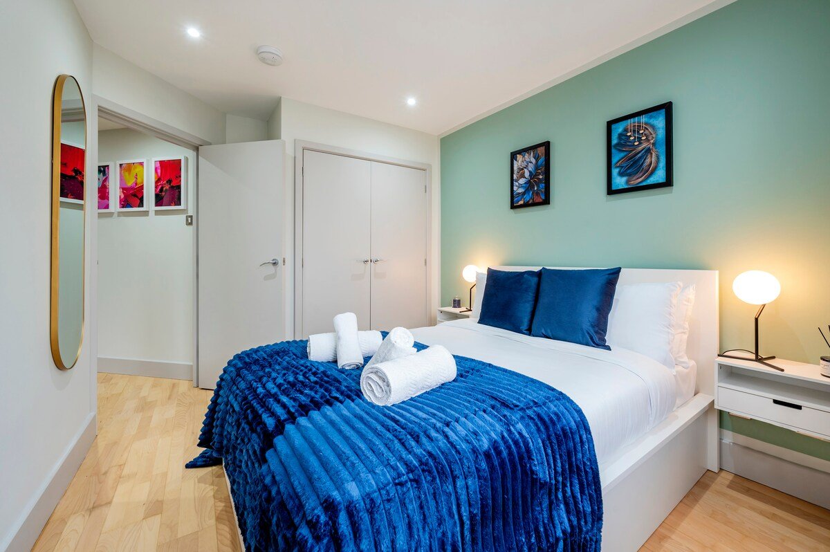 Bright & Airy 3 Bed apartment in Covent Garden gallery image 3