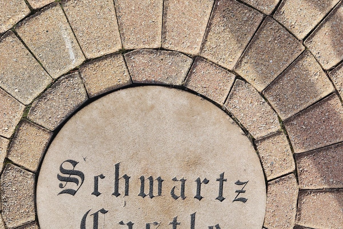 Schwartz Castle German Village gallery image 4