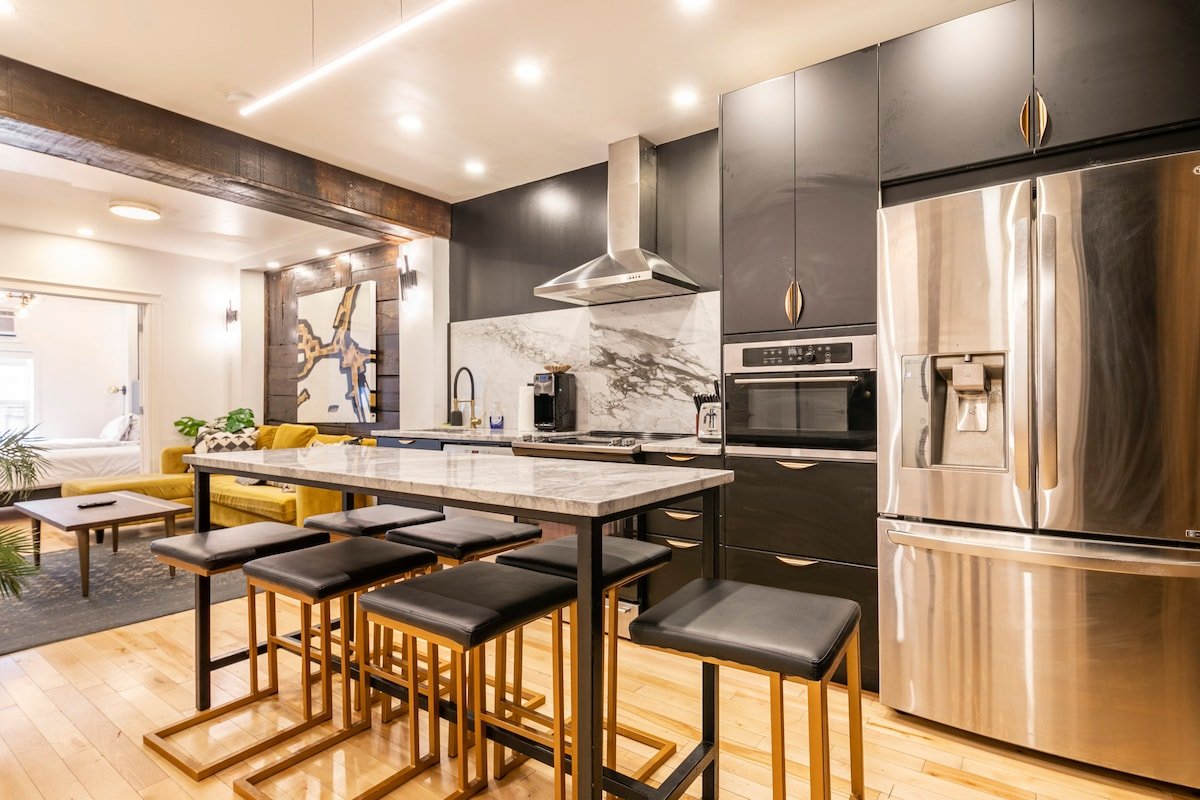 House on the MAIN – Two Huge Patios on St Laurent. gallery image 5