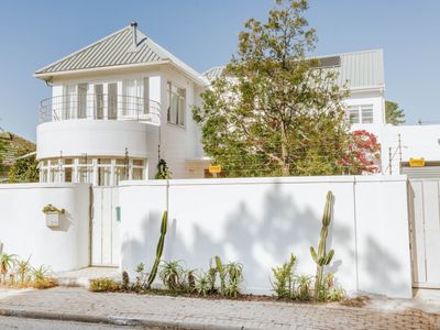 Contemporary family home with pool