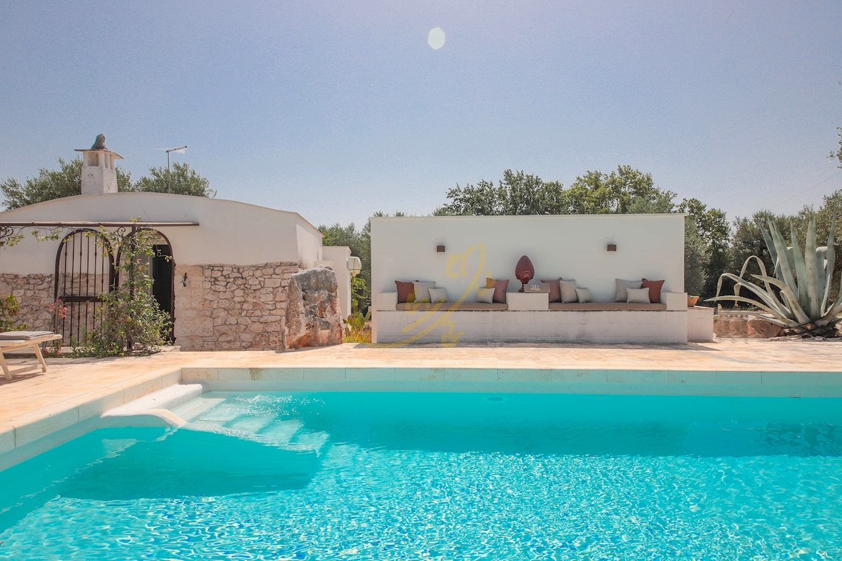 TD Trulli Chiara Tastefully Decorated with Pool gallery image 2